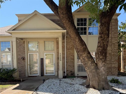 1520 Beach Ln, Arlington, TX, 76014-3402 | Card Image