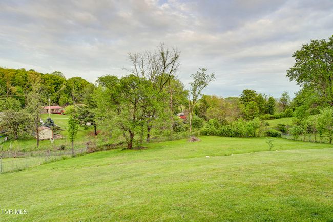 945 Choctaw Dr, House other with 2 bedrooms, 1 bathrooms and null parking in Chuckey TN | Image 6