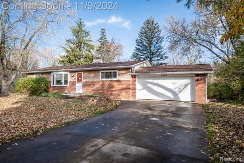 31000 Ridgeway Drive, Farmington Hills, MI, 48334 | Card Image