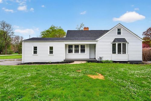 305 Leanore Lane, Brookfield, WI, 53005 | Card Image