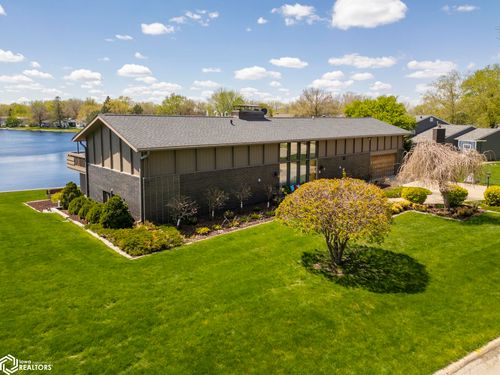 154 Lakeview Dr, Mason City, IA, 50401-1618 | Card Image
