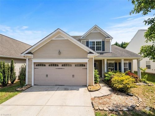 4904 Old Towne Village Cir, Pfafftown, NC, 27040-9806 | Card Image