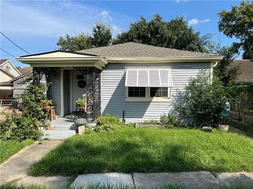 923 Alabo St, New Orleans, LA, 70117-2644 | Card Image