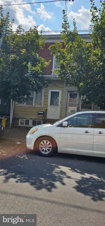 Beatty St, Trenton, NJ 08611