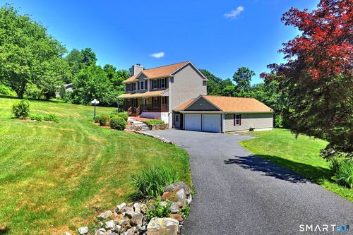 74 Quaker Farms Rd, Oxford, CT, 06478-1707 | Card Image