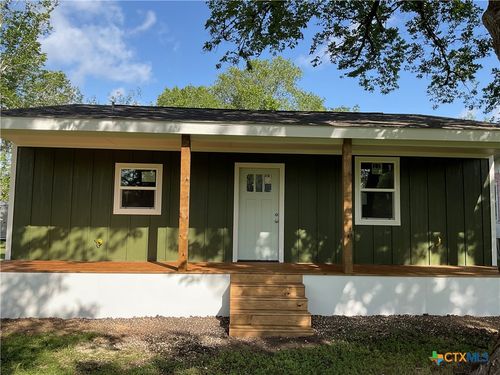 808 Josephine St, Yoakum, TX, 77995-4023 | Card Image