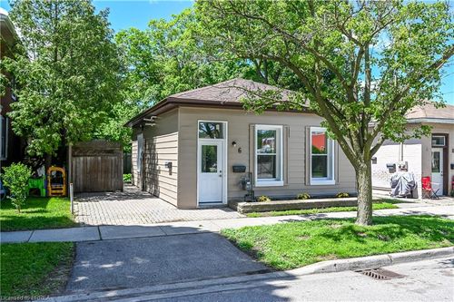 6 Duke Street, Brantford, ON, N3T3T3 | Card Image