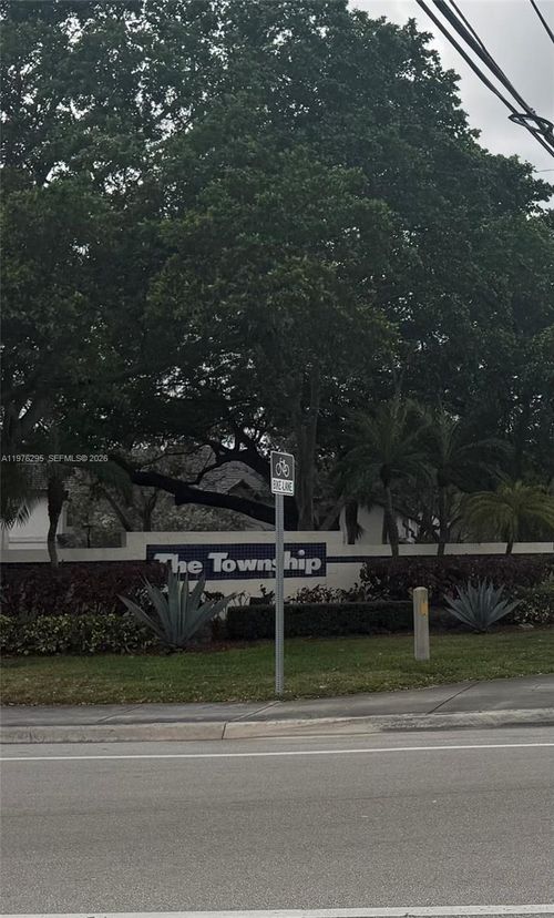 1877-2590 Carambola Cir N, Coconut Creek, FL, 33066-2465 | Card Image