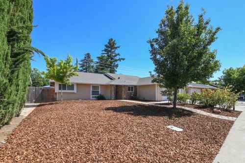 24 W Clover St, Woodland, CA, 95695-3010 | Card Image