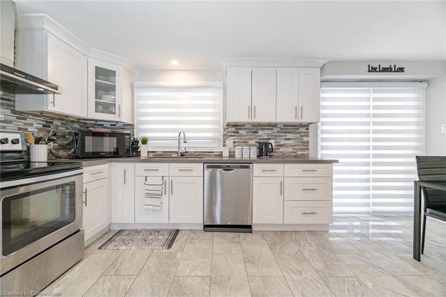 512 Pinetree Cres, House other with 3 bedrooms, 3 bathrooms and 4 parking in Cambridge ON | Image 18