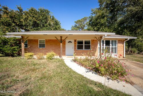 103 Burton Ct, Ocean Springs, MS, 39564-5613 | Card Image