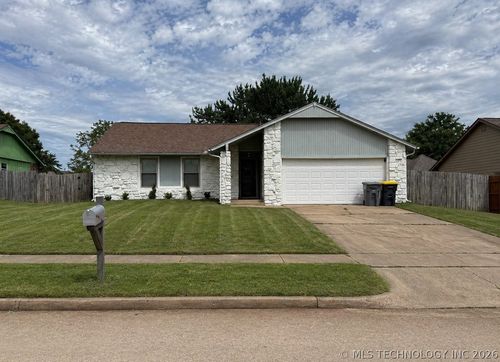 11207 S 1st St, Jenks, OK, 74037-3263 | Card Image