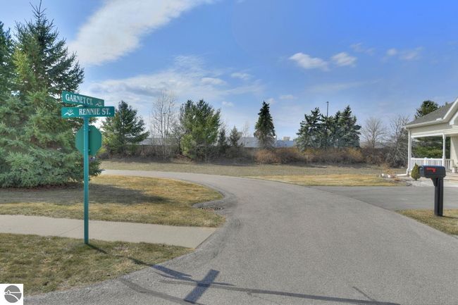 2848 Ruby St, House other with 3 bedrooms, 2 bathrooms and null parking in Traverse City MI | Image 11