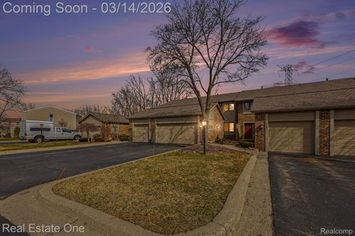 6892 Northcrest Way E, Clarkston, MI, 48346-2744 | Card Image