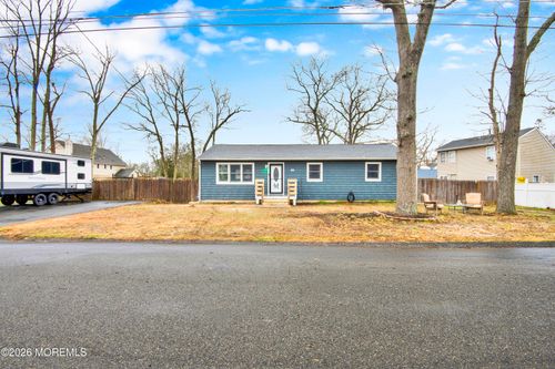 627 Tappan St, Forked River, NJ, 08731-2145 | Card Image