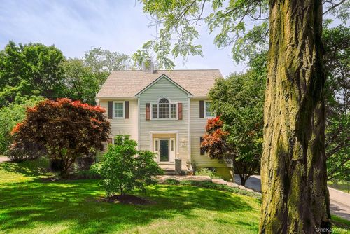 107 Scenic Dr W, Croton-On-Hudson, NY, 10520-1513 | Card Image