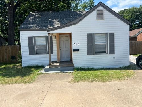 206 W 6th St, Irving, TX, 75060-4003 | Card Image