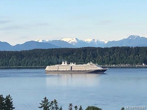 {{alt}} | Card Image