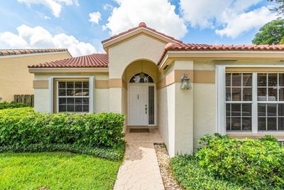 1091 Roble Way, House other with 3 bedrooms, 2 bathrooms and null parking in Palm Beach Gardens FL | Image 2