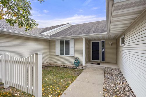 229 Lake Pointe Drive, OSHKOSH, WI, 54904 | Card Image