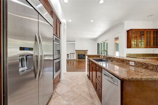 Kitchen | Image 11