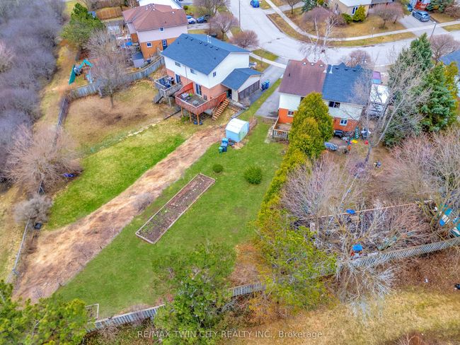 44 Cole Rd, House attached with 3 bedrooms, 2 bathrooms and 3 parking in Guelph ON | Image 47