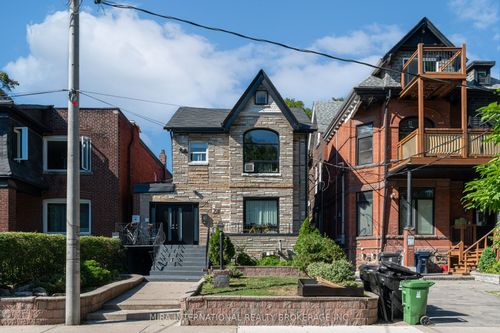 105-70 Melbourne Avenue, Toronto, ON, M6K1K7 | Card Image