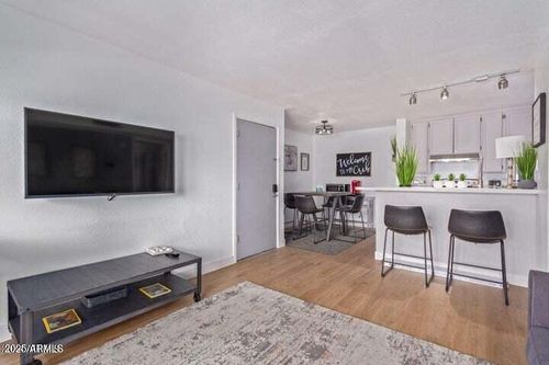 c203-8055 E Thomas Rd, Scottsdale, AZ, 85251-6633 | Card Image