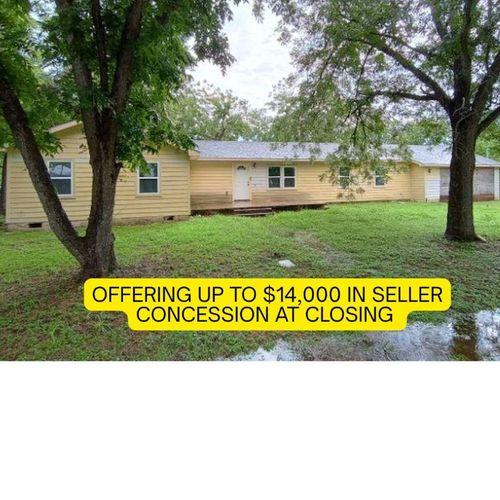 112 W Ila St, Elgin, TX, 78621-1228 | Card Image