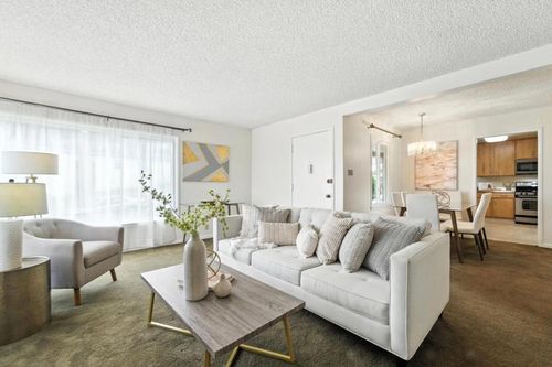 404 Larch Ave, South San Francisco, CA, 94080-1609 | Card Image