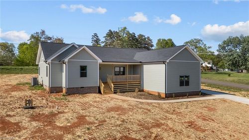 3507 Twig Farm Rd, Tobaccoville, NC, 27050-9831 | Card Image