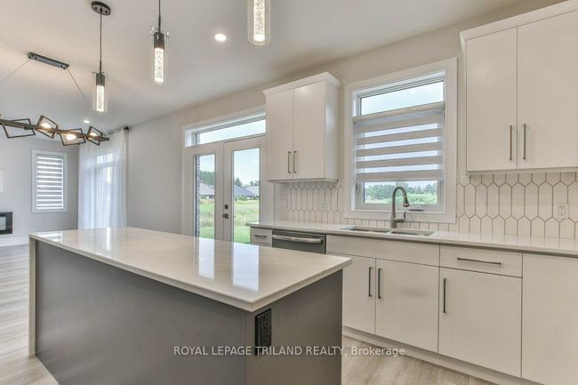 51 Elliot St, House other with 6 bedrooms, 3 bathrooms and 2 parking in Strathroy ON | Image 15