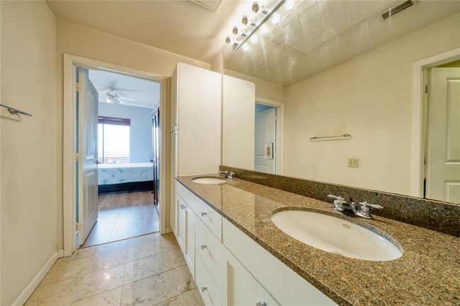 UNIT-2405 - 3505 Sage Rd, Condo with 2 bedrooms, 2 bathrooms and 1 parking in Houston TX | Image 5