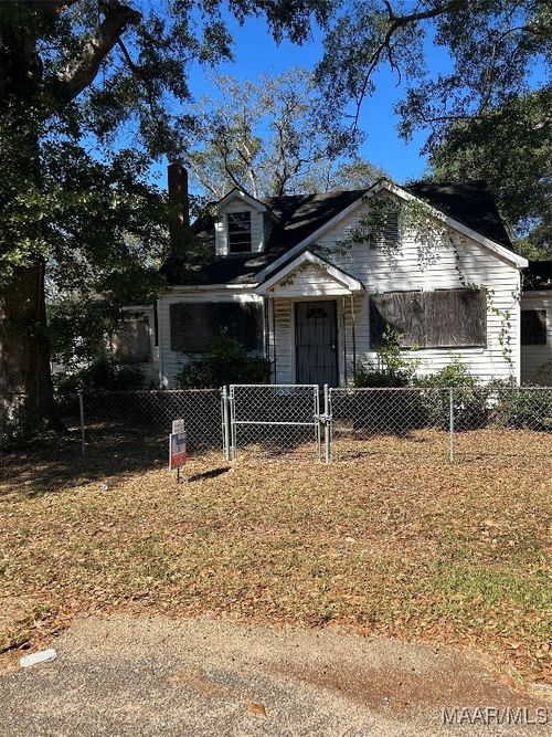 214 Landsend Ave, Selma, AL, 36703-7423 | Card Image