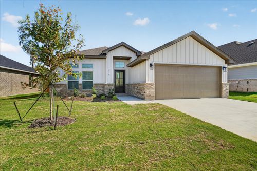 425 Rose Ave, Cleburne, TX, 76033-7387 | Card Image