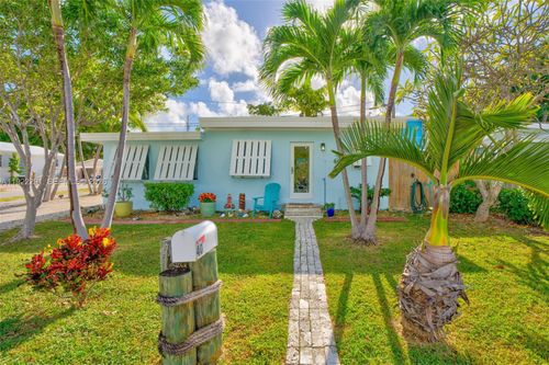 40 Pirates Dr, Key Largo, FL, 33037-2320 | Card Image