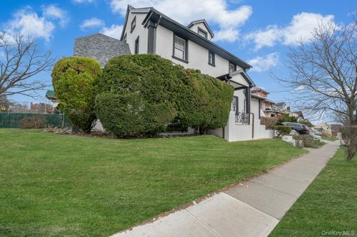 8703 168th Pl, Jamaica, NY, 11432-3629 | Card Image