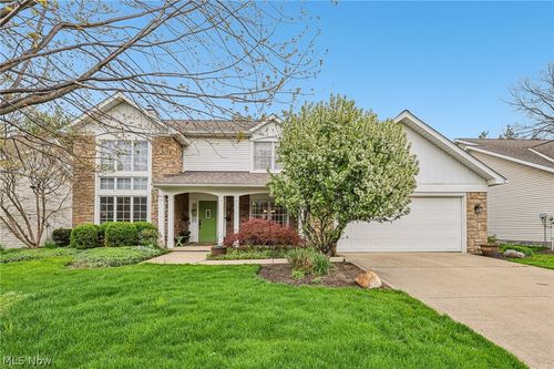 3 Wenden Court, Bratenahl, OH, 44108 | Card Image