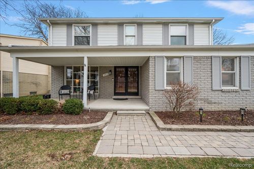 39728 Bonnie Ct, Clinton Township, MI, 48038-2805 | Card Image