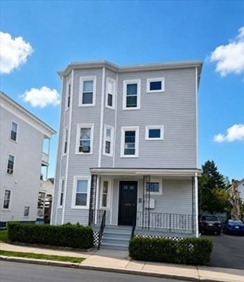 49 Camden St, Lynn, MA, 01905-2672 | Card Image