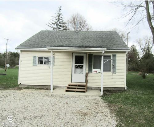 12 Clarence St, Yale, MI, 48097-2907 | Card Image