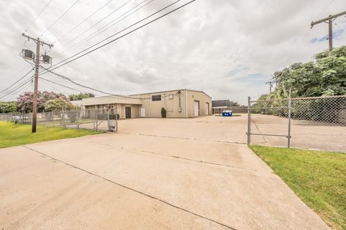 1305 Jelmak St, Grand Prairie, TX, 75050-4235 | Card Image