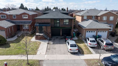 90 Hinchley Wood Grove, Brampton, ON, L6V3M3 | Card Image