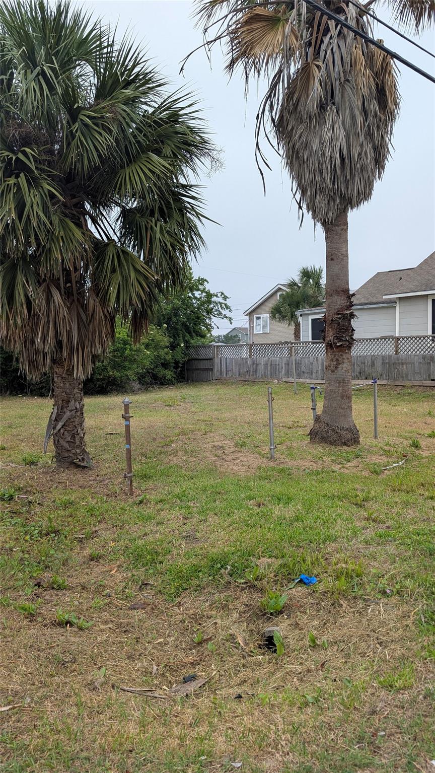 Land in Galveston