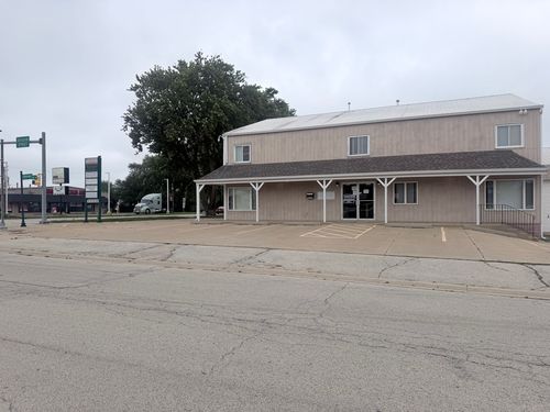 10 N Locust St, Manteno, IL, 60950-1500 | Card Image