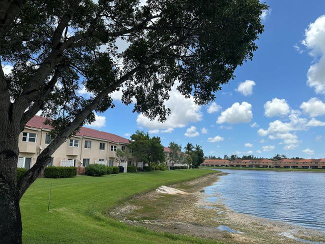 APT-205 - 3474 Briar Bay Blvd, Condo with 2 bedrooms, 2 bathrooms and null parking in West Palm Beach FL | Image 10