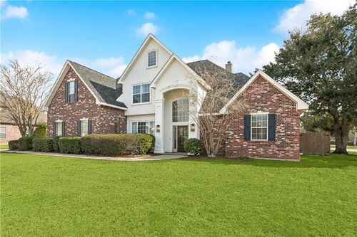 553 Evergreen Dr, Mandeville, LA, 70448-7574 | Card Image