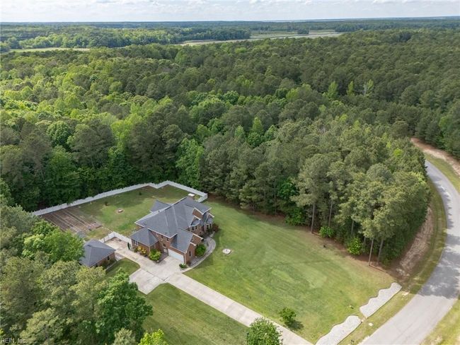 2234 Creekway Dr, House other with 5 bedrooms, 5 bathrooms and null parking in Smithfield VA | Image 47