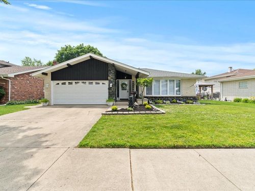 9526 S Kilbourn Ave, Oak Lawn, IL, 60453-3208 | Card Image