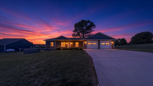 631 Spring Valley Dr, Mammoth Spring, AR, 72554-7512 | Card Image